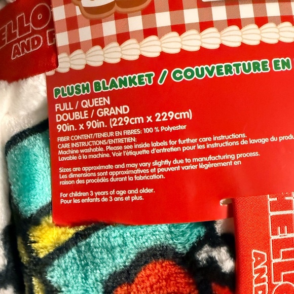 Ty Hello Kitty White and Red Fleece Blanket - Picture 3 of 7
